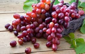 Red Grapes (Laal Angoor) - 2Kg From Pappy Fruits